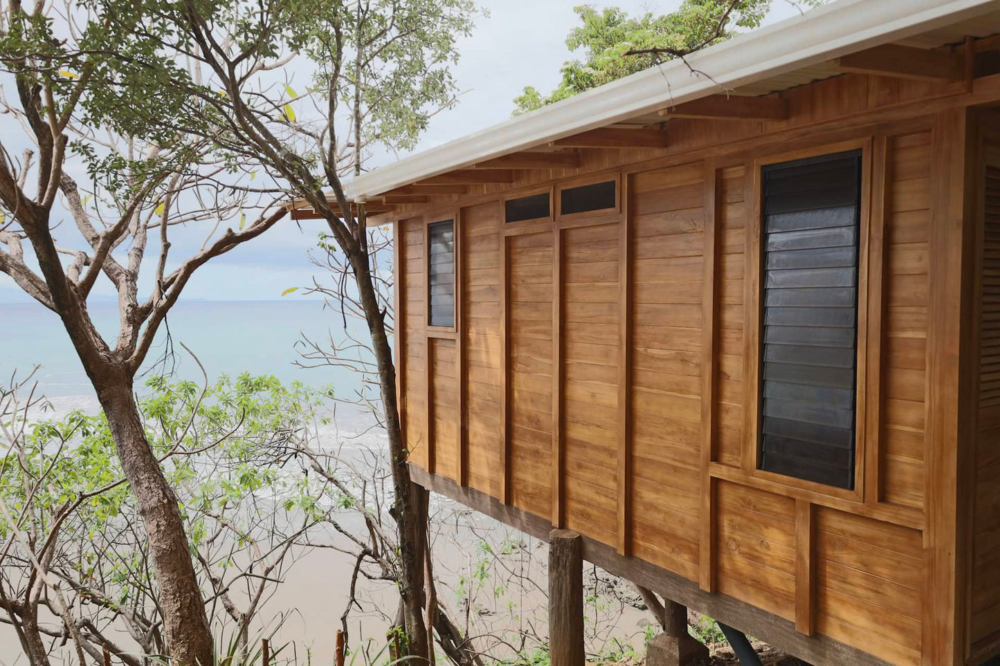 La Ballena – Shared Cliffside Cabin for 2 with Ocean Views