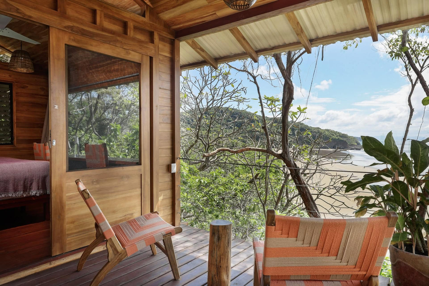 La Delfin – Private Cliffside Ocean View Cabin