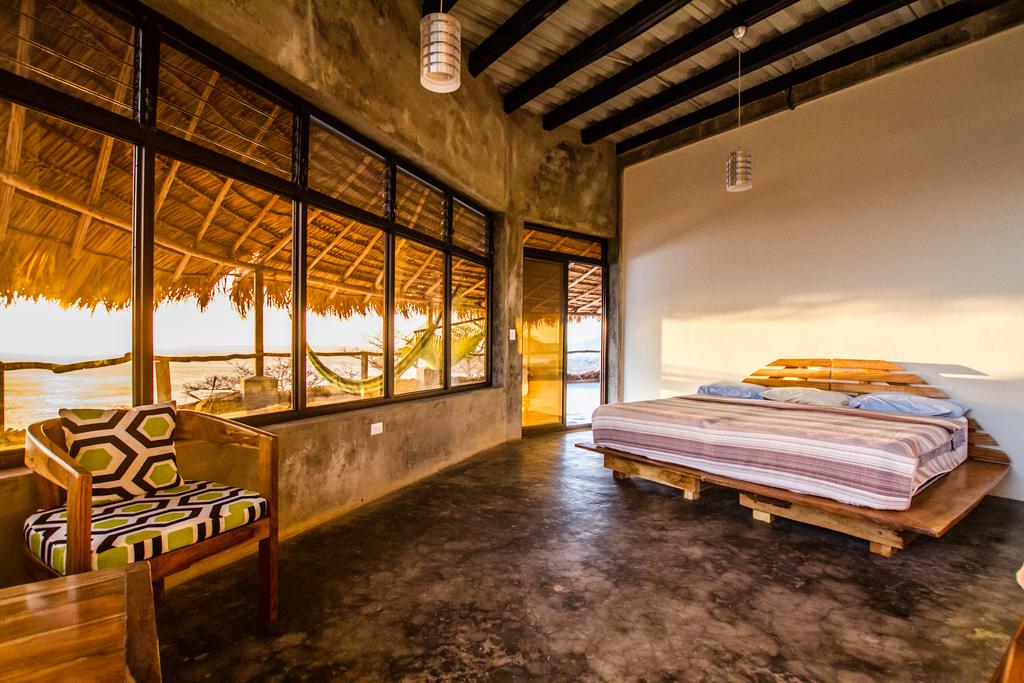 YTT NICARAGUA YOGA ROOM #2 w/ AC | 1 Bed