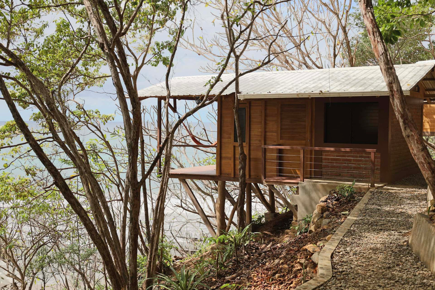 La Tortugita – Shared Cliffside Cabin for 2 with Ocean Views