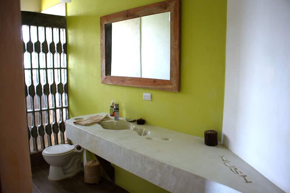 YTT NICARAGUA YOGA ROOM #1 | 2 Beds