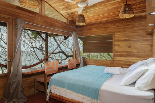 La Tortugita – Shared Cliffside Cabin for 2 with Ocean Views