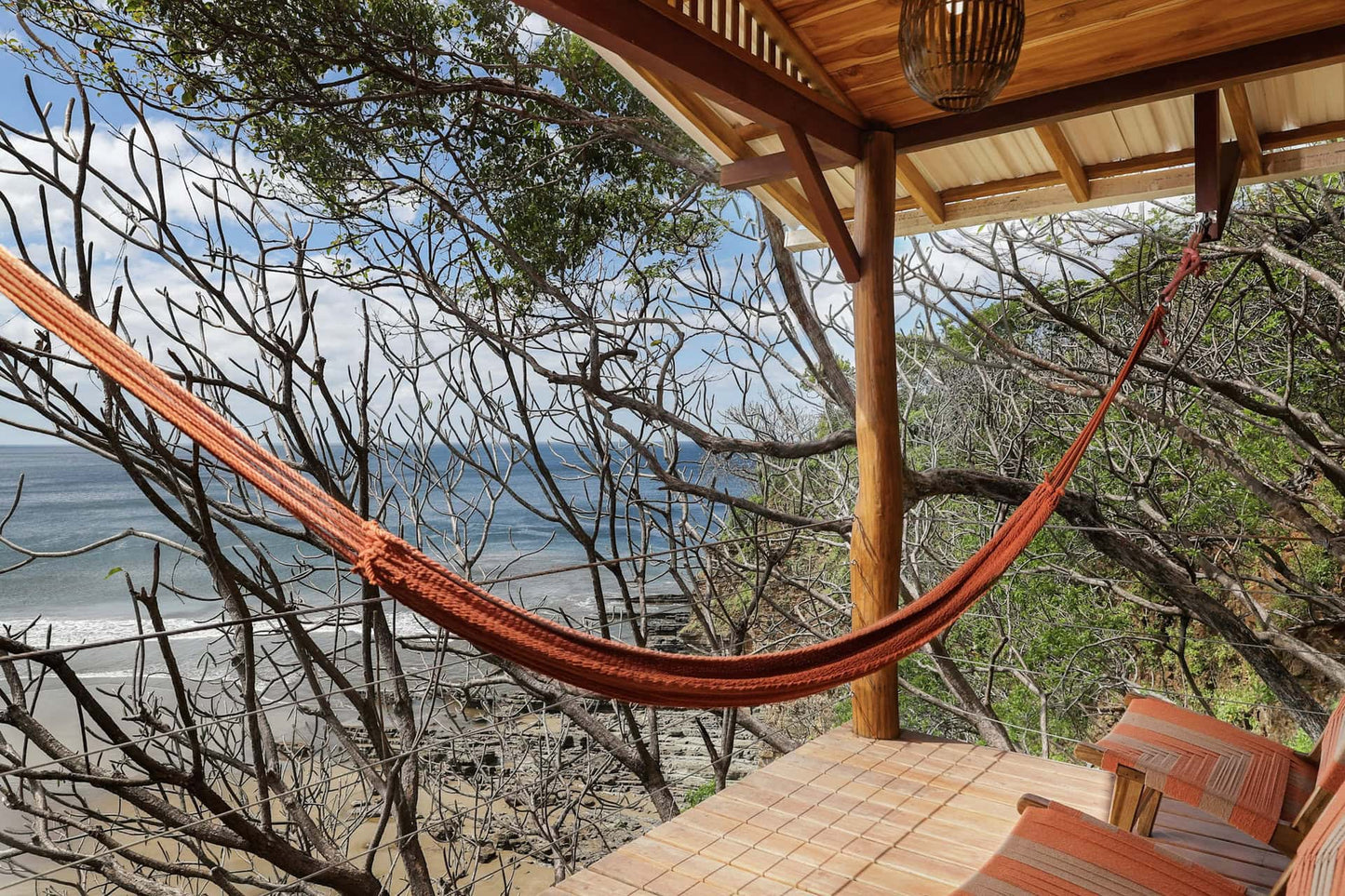 La Ballena – Shared Cliffside Cabin for 2 with Ocean Views