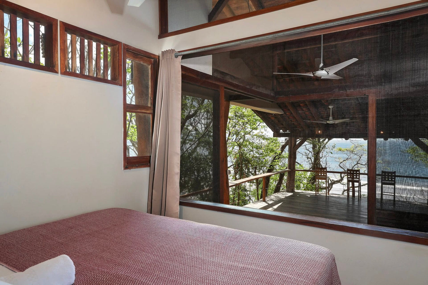Villa Cortez – 2 Bedroom Beachfront Cottage with Shared Rooms