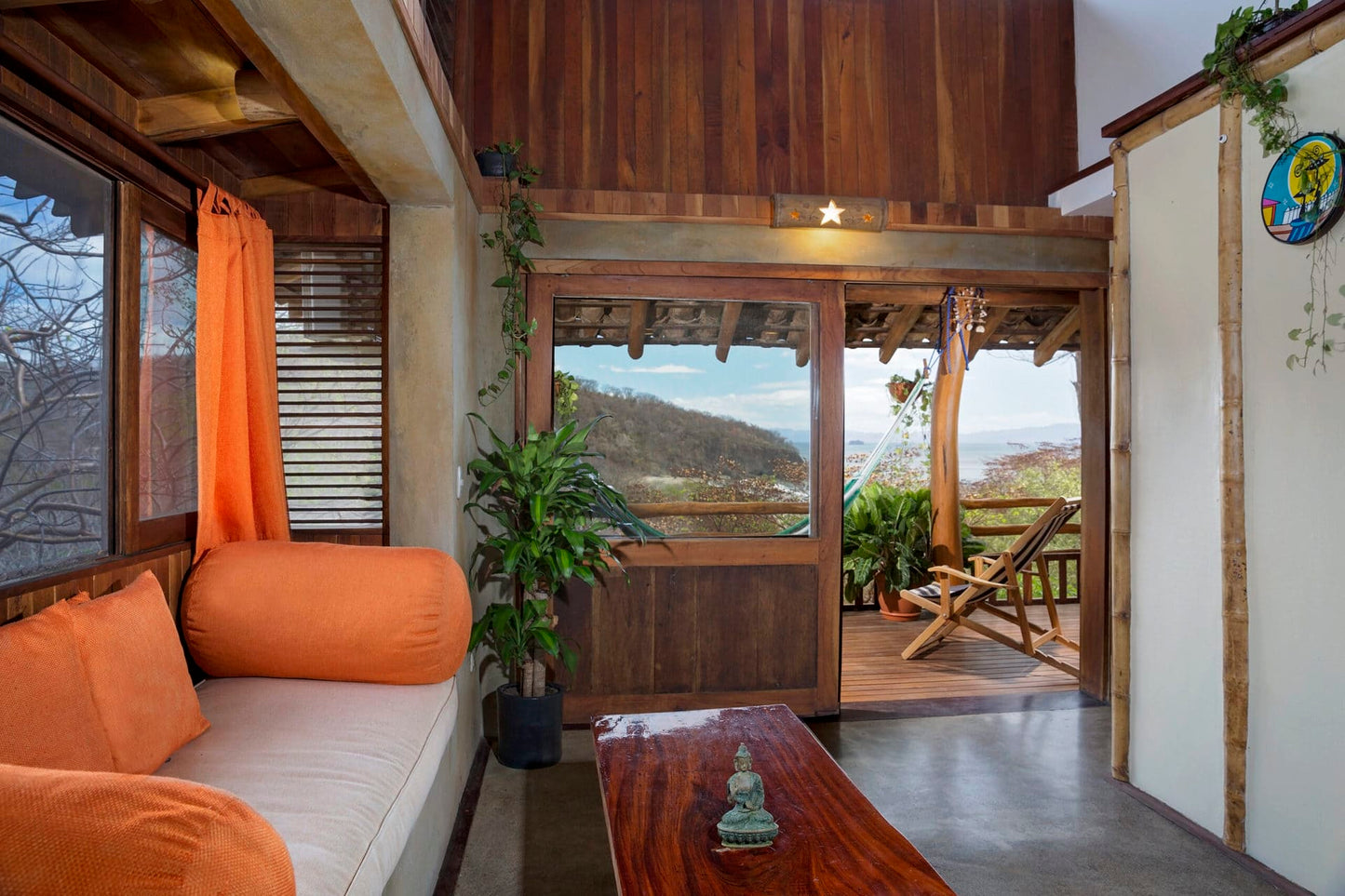 Casita – 3 private rooms with shared bathrooms in one large cabin