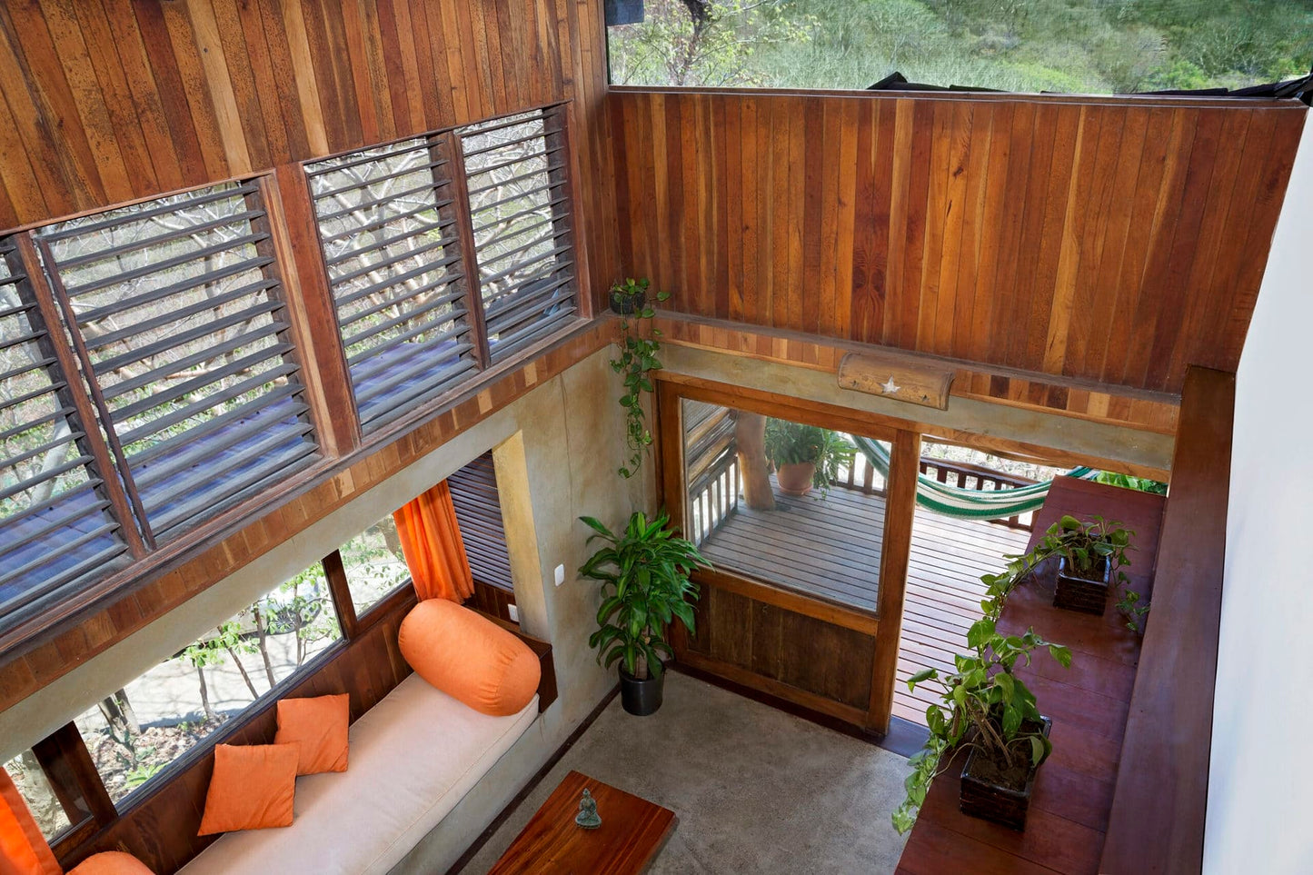 Casita – 3 private rooms with shared bathrooms in one large cabin