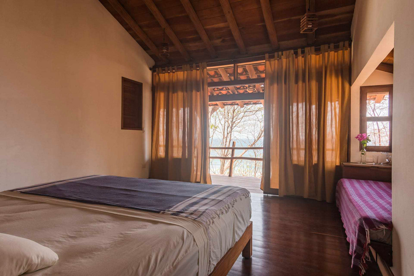 Villa Cortez – 2 Bedroom Beachfront Cottage with Shared Rooms