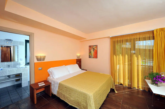 2026 Italy Retreat: Standard Room with 2 Twins on the Main Level- DOUBLE OCCUPANCY ($4265/ PER PERSON)