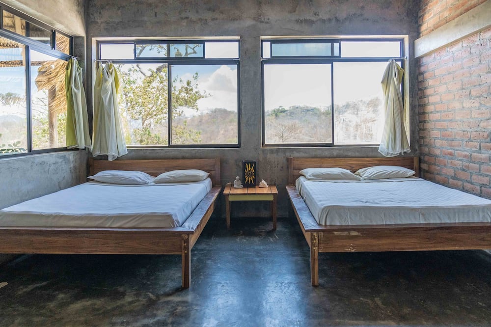 YTT NICARAGUA YOGA ROOM #1 | 2 Beds
