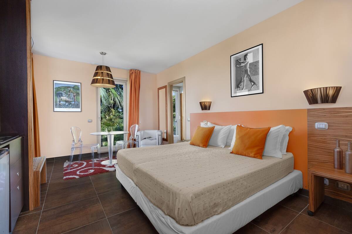 2026 Italy Retreat: Seaview Room with 2 Twins on the Main Level- DOUBLE ( $4,565/PER PERSON )