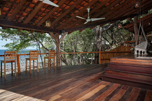 Villa Cortez – 2 Bedroom Beachfront Cottage with Shared Rooms