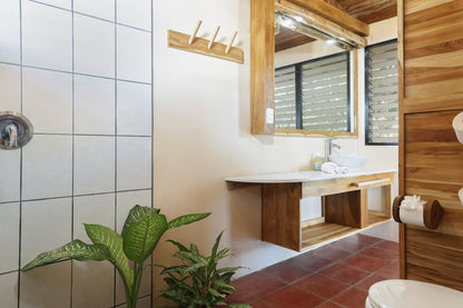 La Tortugita – Shared Cliffside Cabin for 2 with Ocean Views