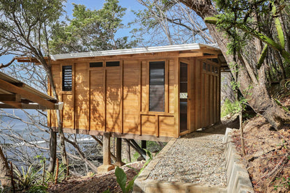 La Ballena – Shared Cliffside Cabin for 2 with Ocean Views