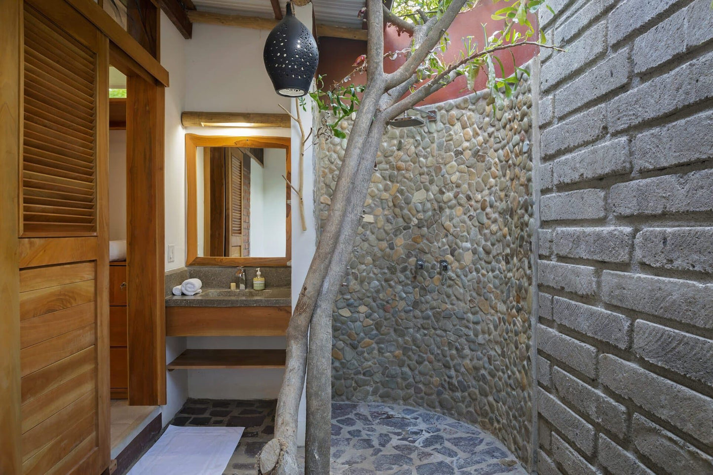 RETREAT: Jicaro – Shared Room for 2 with Ocean Views