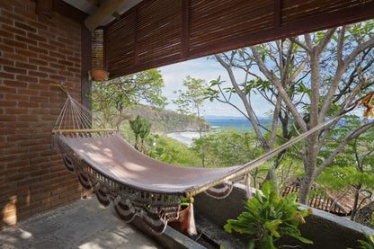 Jicaro – Shared Room for 2 with Ocean Views