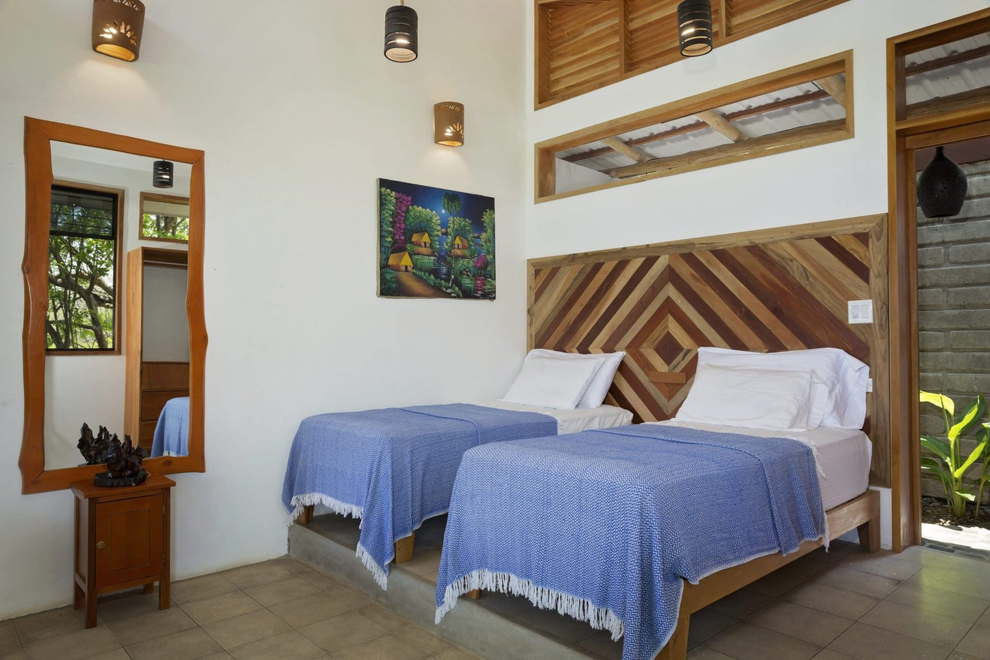 Jicaro – Shared Room for 2 with Ocean Views
